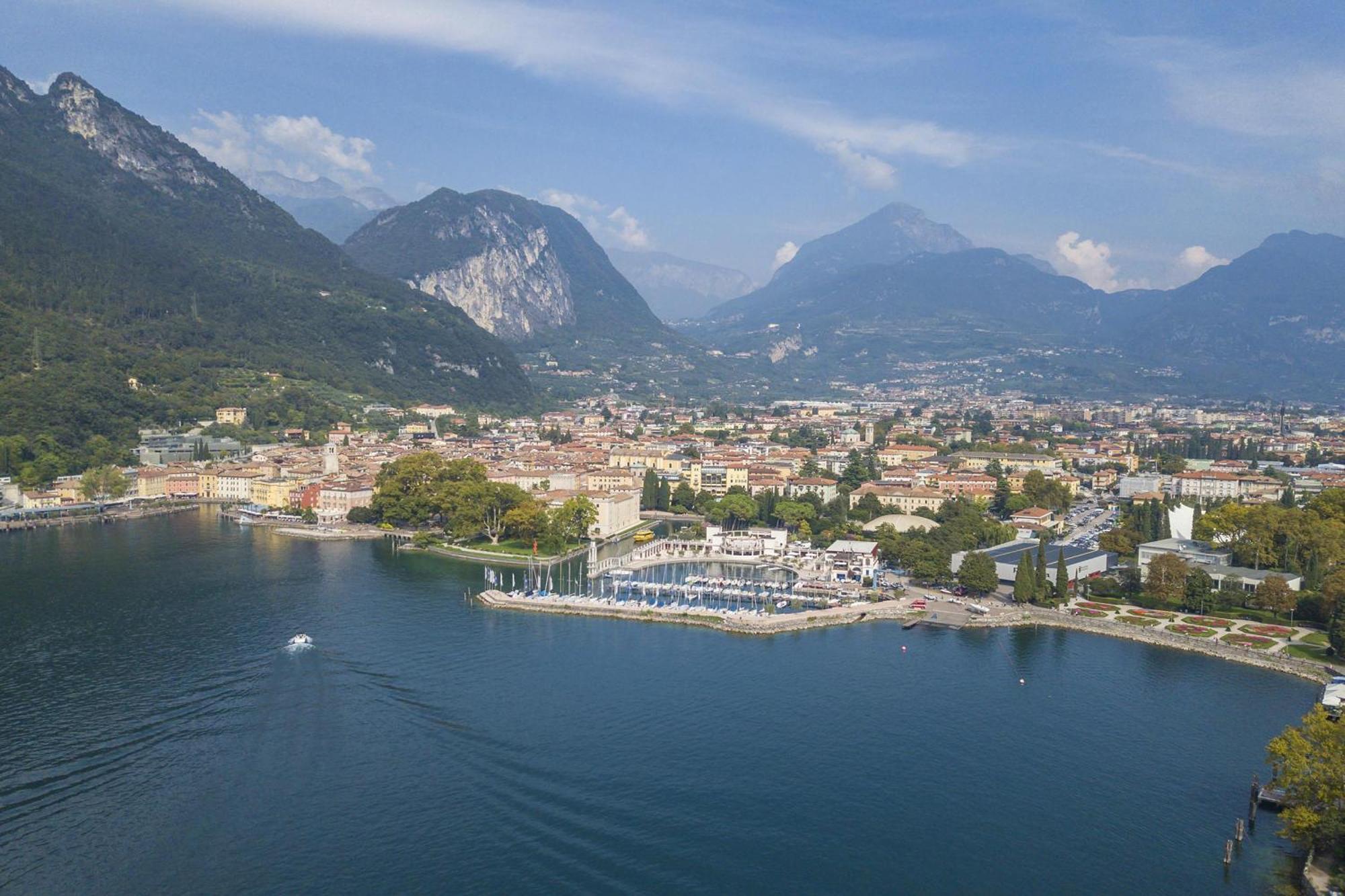 Casa Azzurra 150Mt From Lake - Happy Rentals Riva del Garda Exterior foto